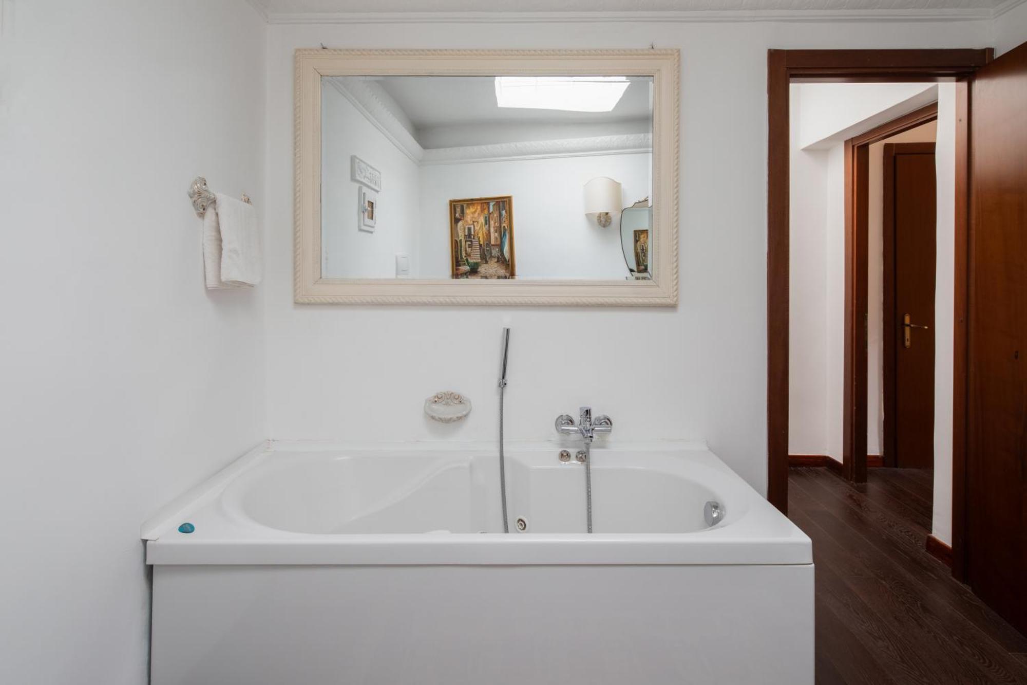 Apartment Domus Allegra Trevi Fountain - From 2 To 10 People Rome